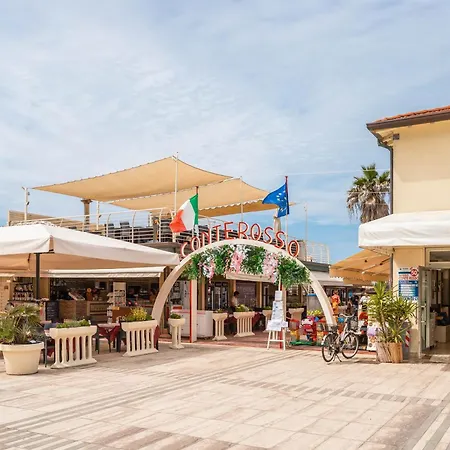 Apartament Bagno Conte Rosso - Beachfront & Lido di Camaiore
