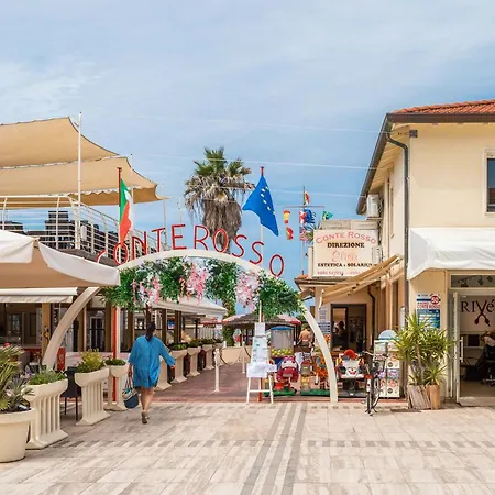 Bagno Conte Rosso - Beachfront & Lido di Camaiore